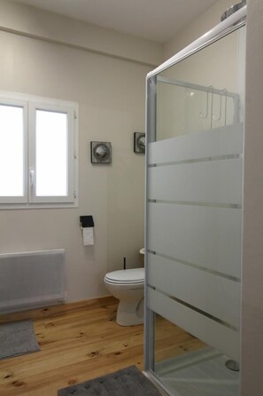 Shower - Cleau - Ambares Lagrave (AMBARES LAGRAVE)