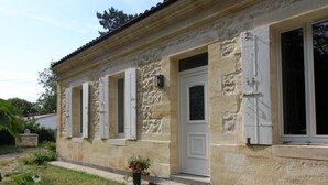 Exterior detail - A Zelia - LE Taillan Medoc (LE TAILLAN MEDOC)