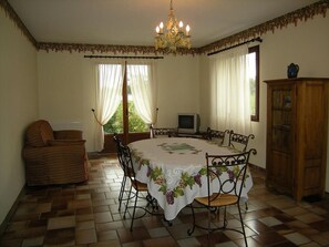 Interior - Gite LE Logis DE LA Perichere (CASTRES-GIRONDE)