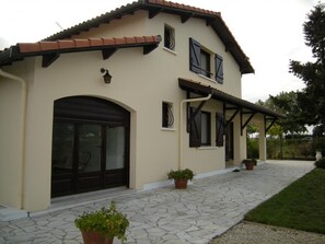 Exterior - Gite LE Logis DE LA Perichere (CASTRES-GIRONDE)