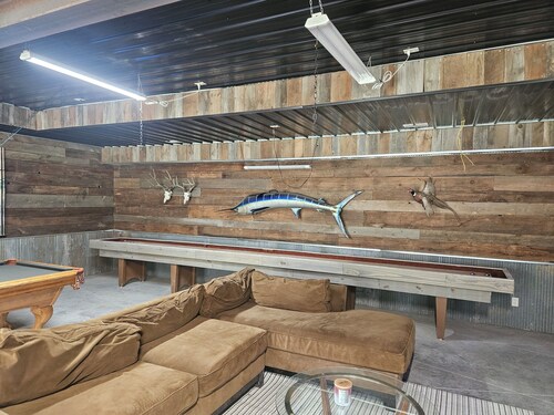 Country home 10 minutes from the town of Custer.