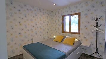 2 chambres, fer et planche Ă repasser, lit parapluie, accĂšs Internet