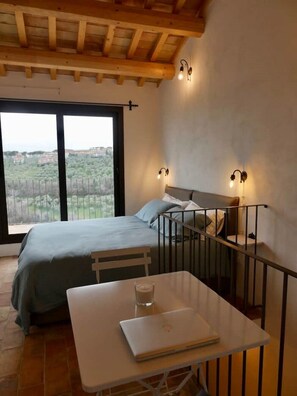 2 habitaciones, tabla de planchar con plancha, wifi y ropa de cama