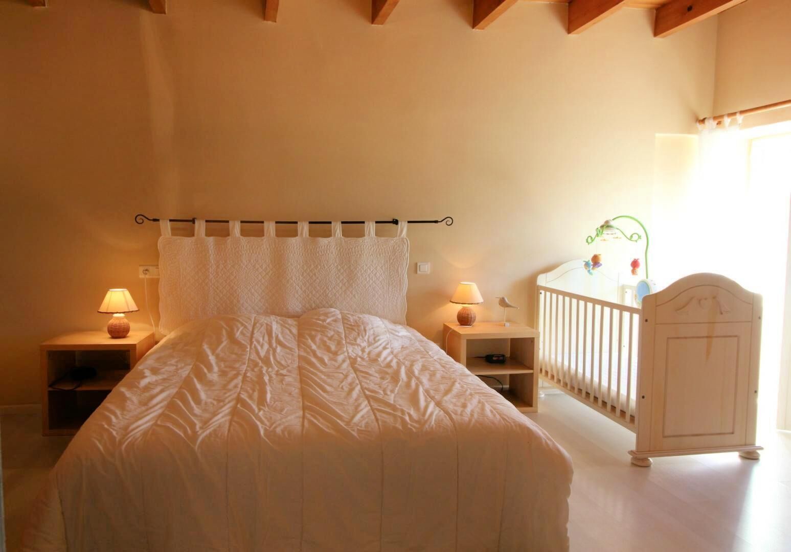 6 chambres, fer et planche à repasser, lit parapluie, accès Internet