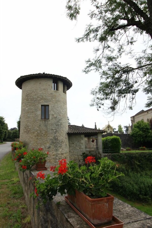 Exterior - Gite DE LA Tour - Rimons (RIMONS)