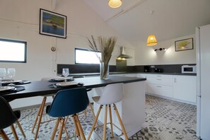 Kühlschrank, Ofen, Herdplatte, Geschirrspüler