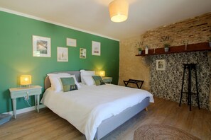 2 bedrooms, iron/ironing board, travel cot, Internet - Le Clos D'avalon - Mauriac (MAURIAC)