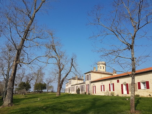 Tour du Château Laroque Dubos