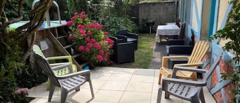 屋外ダイニングエリア