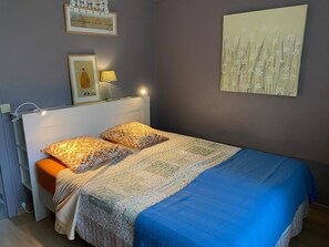 2 bedrooms, iron/ironing board, Internet - Gite LE Logis D'hortense (SALIGNAC)
