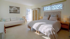 Room - Oceanside - Lege CAP Ferret (LEGE CAP FERRET)