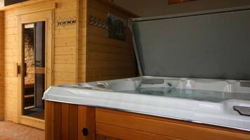 Bañera de hidromasaje interior