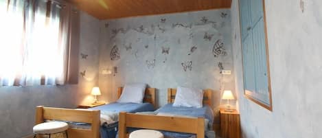 3 Schlafzimmer, BĂŒgeleisen/BĂŒgelbrett, Reisekinderbett, Internetzugang