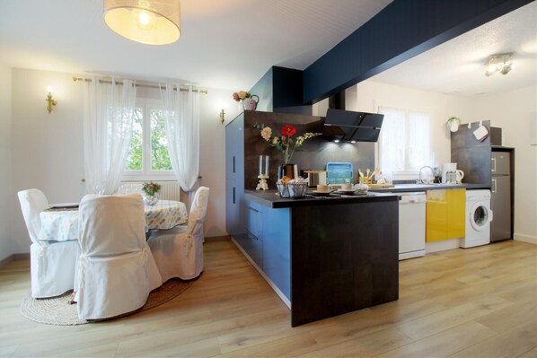 Kühlschrank, Ofen, Herdplatte, Geschirrspüler