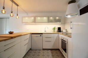 Fridge, oven, stovetop, dishwasher - Le Clomalé - Arcachon (ARCACHON)