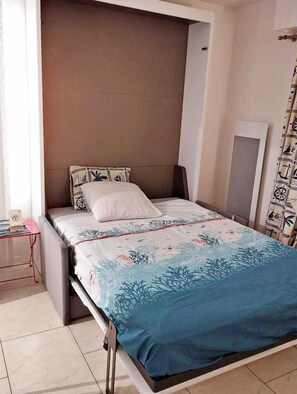 1 bedroom, iron/ironing board, Internet