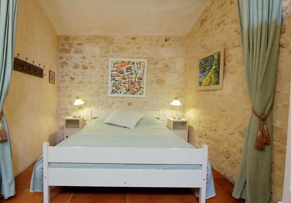 Room - LA Grange DE L'abbe Rambaud (SAINT-MICHEL-DE-FRONSAC)