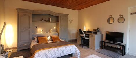 1 Schlafzimmer, Bügeleisen/Bügelbrett, Reisekinderbett, Internetzugang