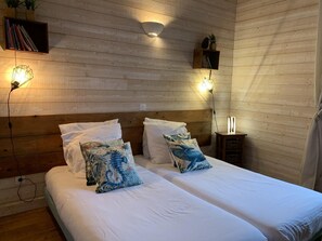 2 chambres, fer et planche à repasser, lit parapluie, accès Internet