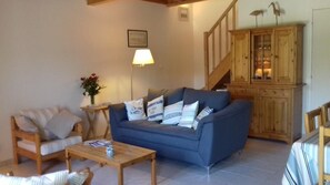 TV - Gite LES Pres DE Courreau (VENDAYS-MONTALIVET)