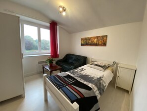 3 Schlafzimmer, Bügeleisen/Bügelbrett, Reisekinderbett, Internetzugang