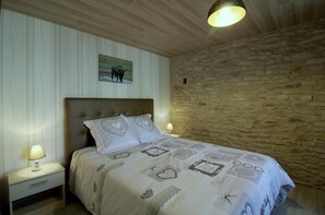 3 bedrooms, iron/ironing board, travel cot, WiFi - Gîte de Ricadet - Cartelegue (CARTELEGUE)