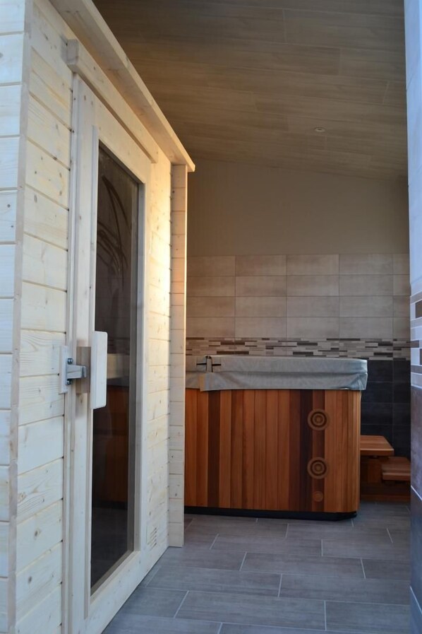 Spa - Gîte de Ricadet - Cartelegue (CARTELEGUE)