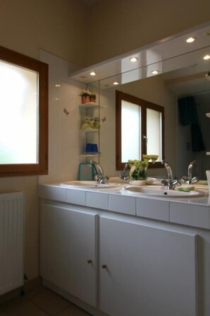 Shower - Gite Saint Emilion - Saint-savin (SAINT-SAVIN)