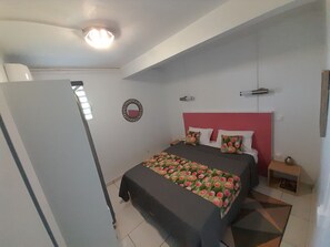 2 chambres, lit parapluie, Wi-Fi, draps fournis