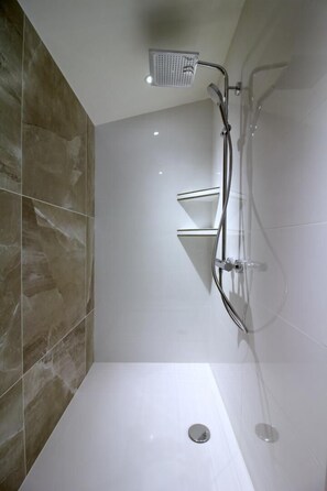 Shower - Ametza - Saint Savin (SAINT SAVIN)