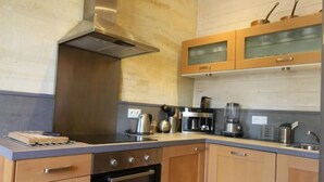 Fridge, oven, stovetop, dishwasher - Château Malfard - Semillon (SAINT-MARTIN-DE-LAYE)