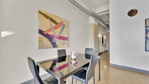 Dining - Stylish Urban 2BR Loft Near Convention Center (Dallas)