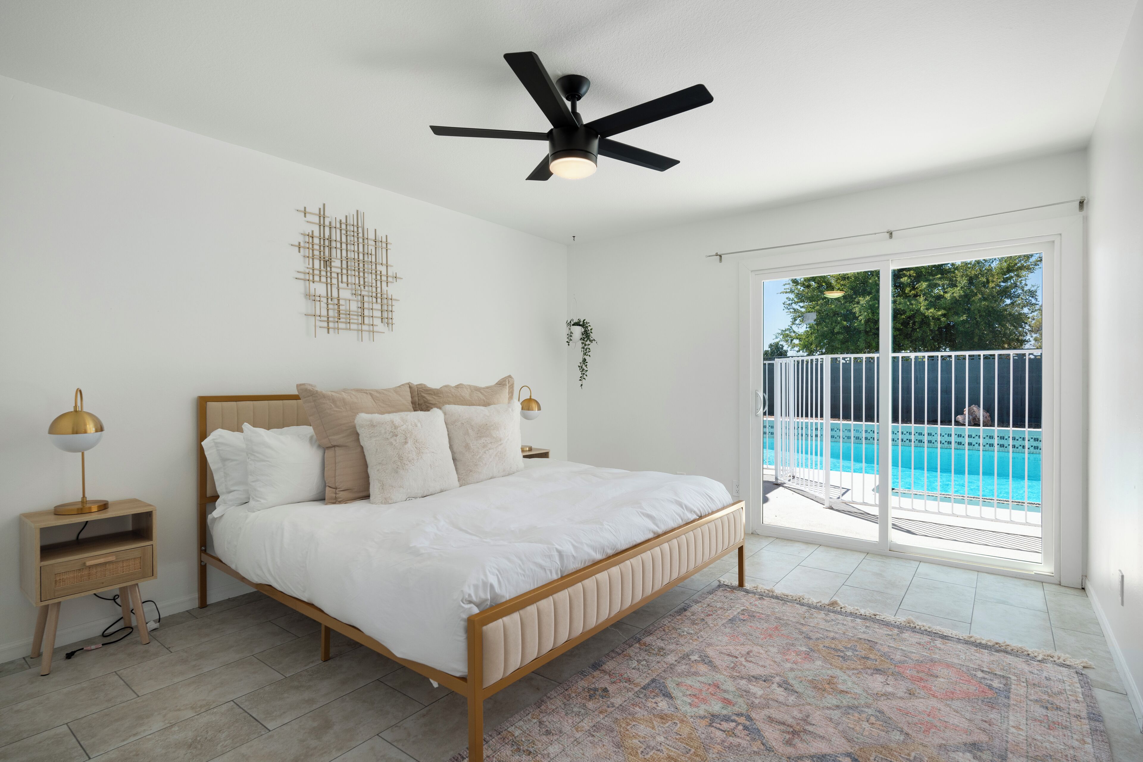 Glendale Getaway • Huge Pool • Games • Nice View • Balcony