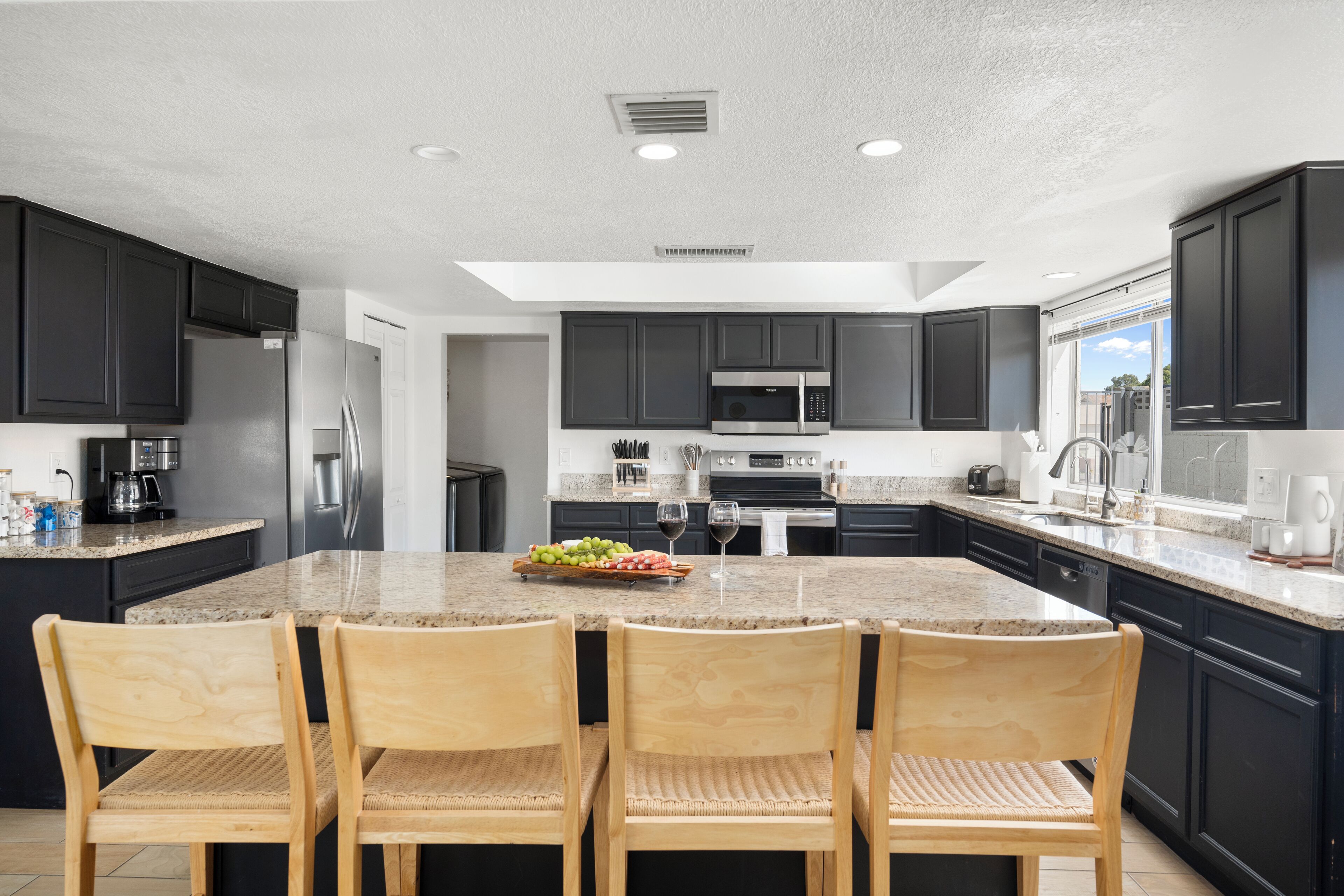 雪櫃、微波爐、焗爐、爐具