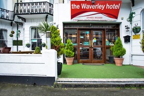 Front of property - The Waverley Hotel (Great Yarmouth)