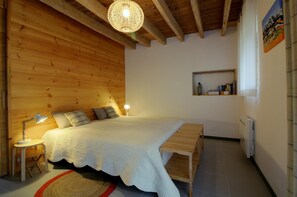 1 sovrum, strykjärn/strykbräda, resesäng och internet