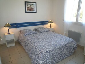 2 bedrooms, iron/ironing board