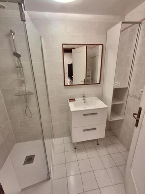 Bathtub