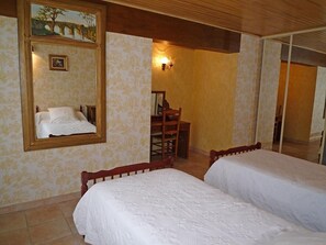 3 Schlafzimmer, Bügeleisen/Bügelbrett, Reisekinderbett, Internetzugang
