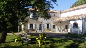 Outdoor dining - Gîte de Gotic - Pujols (PUJOLS)