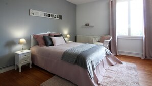 3 bedrooms, iron/ironing board, travel crib, internet - Ô Jamard - Lussac - Gîte (LUSSAC)