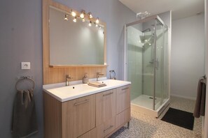 Shower - Ô Jamard - Lussac - Gîte (LUSSAC)