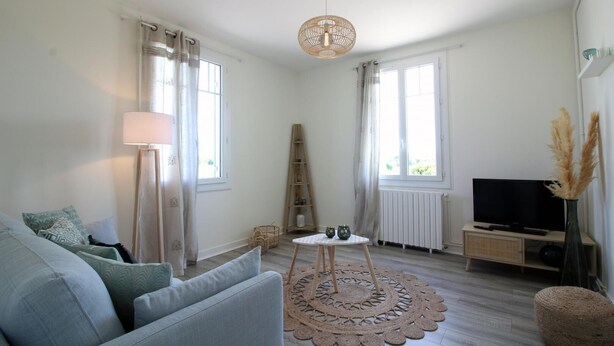 TV - Ô Jamard - Lussac - Gîte (LUSSAC)