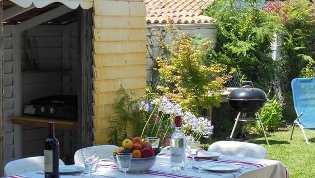 Outdoor dining - Gîte des Ecureuils - Lanton (LANTON)