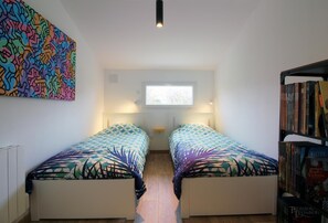 2 bedrooms, iron/ironing board, travel crib, internet