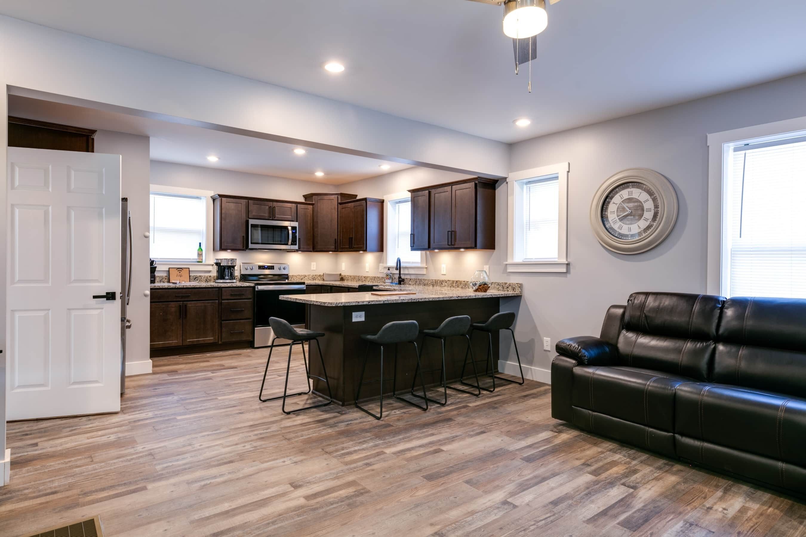 Roadhaus North - A Classy and Pet Friendly Escape!