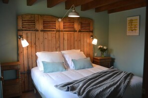 2 chambres, fer et planche à repasser, lit parapluie, accès Internet