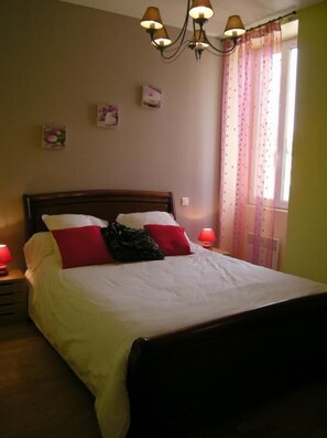 2 Schlafzimmer, Bügeleisen/Bügelbrett, Reisekinderbett, Internetzugang