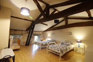 3 Schlafzimmer, Bügeleisen/Bügelbrett, Reisekinderbett, Internetzugang
