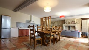 Unclassified image, 4 of 19, button - Gite Margaux - Saint-savin (SAINT-SAVIN)